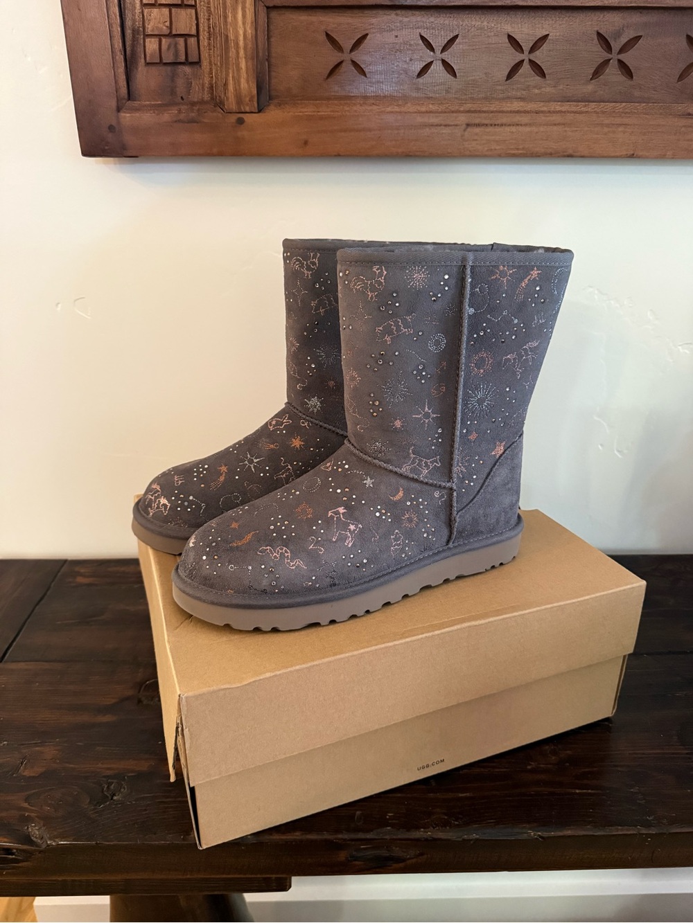 Women’s Ugg Zodiac Celestial Classic Boots - NEW